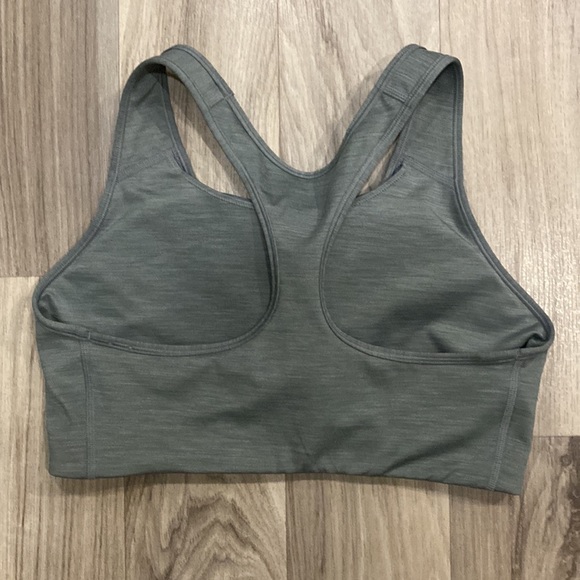 Nike classic drifit swoosh bra. Size XL - Picture 2 of 3